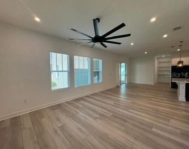 7573 Estuary Lake Loop - Photo Thumbnail 17