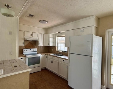 1516 Alabama Avenue - Photo Thumbnail 2
