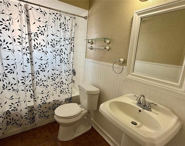 1516 Alabama Avenue - Photo Thumbnail 11