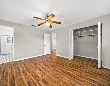 1820 Se 57th Avenue - Photo Thumbnail 14
