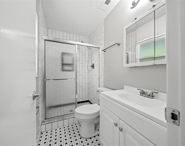 1820 Se 57th Avenue - Photo Thumbnail 15