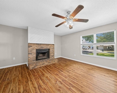 1820 Se 57th Avenue - Photo Thumbnail 2