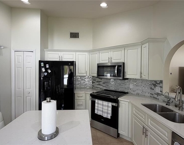 632 Dharma Circle - Photo Thumbnail 4