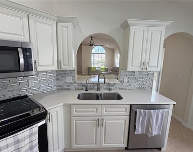 632 Dharma Circle - Photo Thumbnail 5