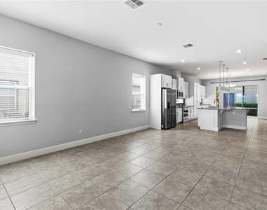 13026 Stoddart Avenue - Photo Thumbnail 7