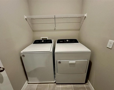 4869 Lacewing Drive - Photo Thumbnail 17