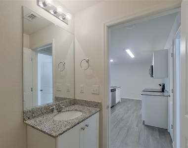 9120 Aegean Circle - Photo Thumbnail 8