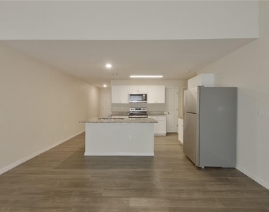 9120 Aegean Circle - Photo Thumbnail 5