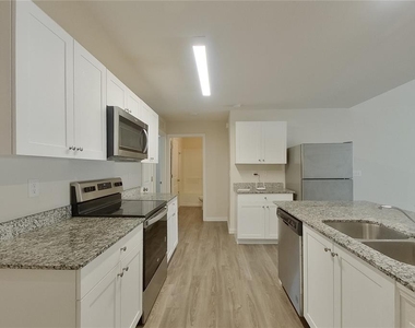 9120 Aegean Circle - Photo Thumbnail 6