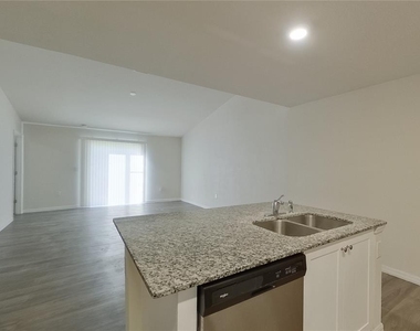 9120 Aegean Circle - Photo Thumbnail 7