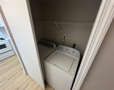 4160 Pershing Pointe Place - Photo Thumbnail 7