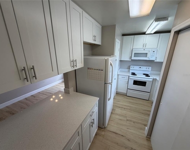 4160 Pershing Pointe Place - Photo Thumbnail 3