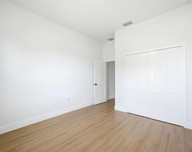 16835 Sw 17th Terrace - Photo Thumbnail 33