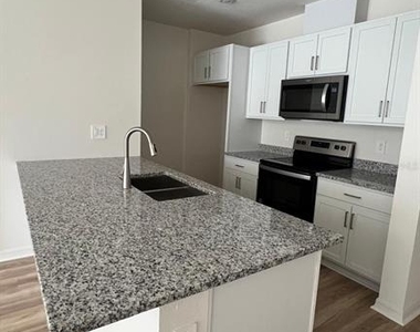 9324 Westside Hills Drive - Photo Thumbnail 5