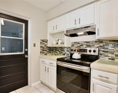 2914 Lando Lane - Photo Thumbnail 12