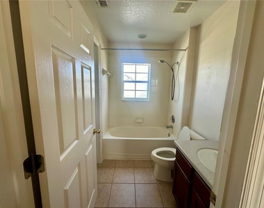 6112 Chapledale Drive - Photo Thumbnail 18