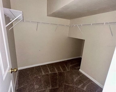 6112 Chapledale Drive - Photo Thumbnail 6