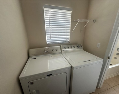 6112 Chapledale Drive - Photo Thumbnail 21