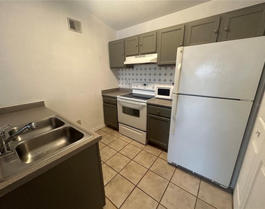 8939 Latrec Avenue - Photo Thumbnail 2