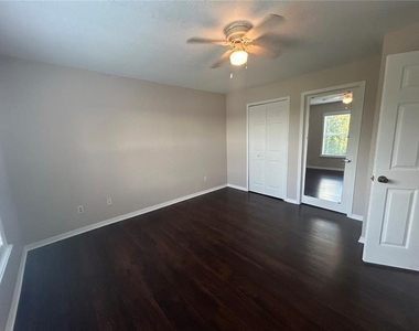 8939 Latrec Avenue - Photo Thumbnail 6