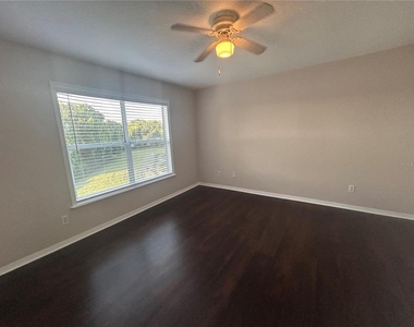 8939 Latrec Avenue - Photo Thumbnail 7