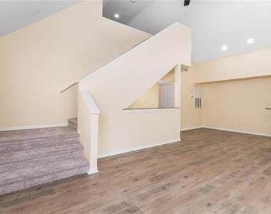 6308 Raleigh Street - Photo Thumbnail 5