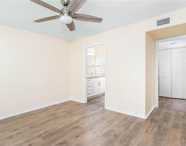 6308 Raleigh Street - Photo Thumbnail 10