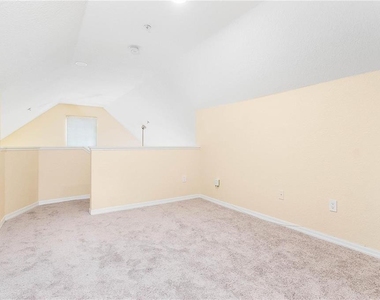 6308 Raleigh Street - Photo Thumbnail 7