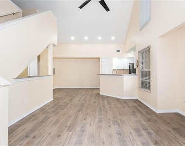 6308 Raleigh Street - Photo Thumbnail 4