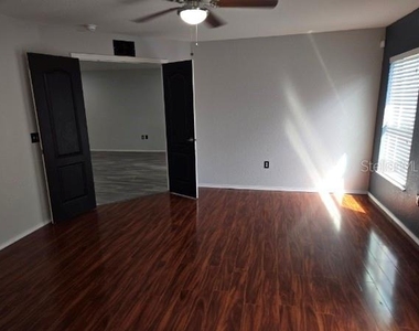 2235 Lakeridge Drive - Photo Thumbnail 5