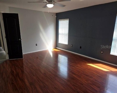 2235 Lakeridge Drive - Photo Thumbnail 6