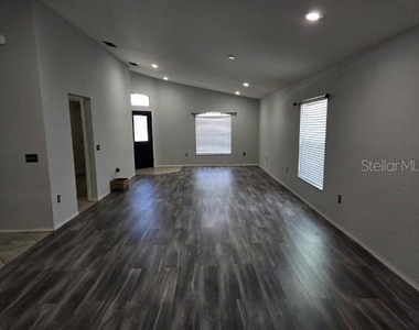 2235 Lakeridge Drive - Photo Thumbnail 2
