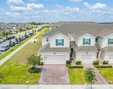 1100 Lakeshore Breeze Place - Photo Thumbnail 1