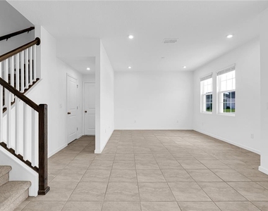 1100 Lakeshore Breeze Place - Photo Thumbnail 5
