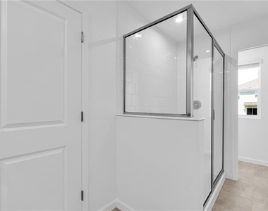 1100 Lakeshore Breeze Place - Photo Thumbnail 13