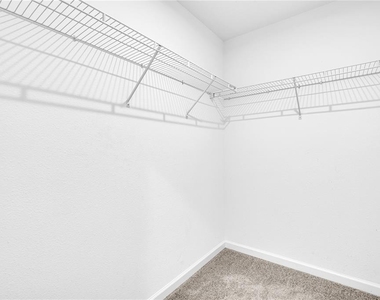 1100 Lakeshore Breeze Place - Photo Thumbnail 19