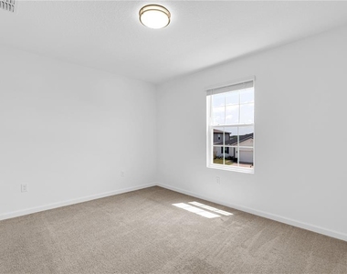 1100 Lakeshore Breeze Place - Photo Thumbnail 17