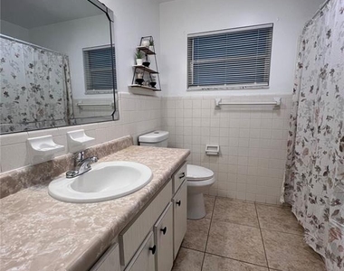1238 Woodmere Dr - Photo Thumbnail 6