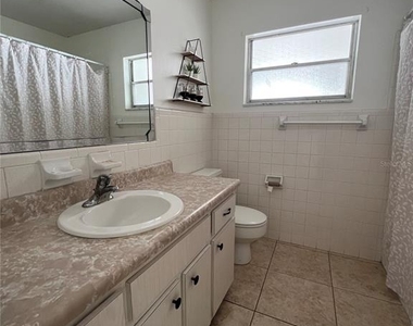 1238 Woodmere Dr - Photo Thumbnail 2