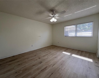 1238 Woodmere Dr - Photo Thumbnail 4