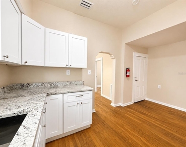 2124 W Chestnut Street - Photo Thumbnail 13