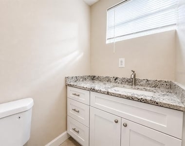 2124 W Chestnut Street - Photo Thumbnail 10