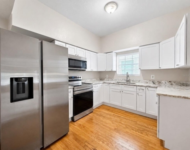 2124 W Chestnut Street - Photo Thumbnail 6