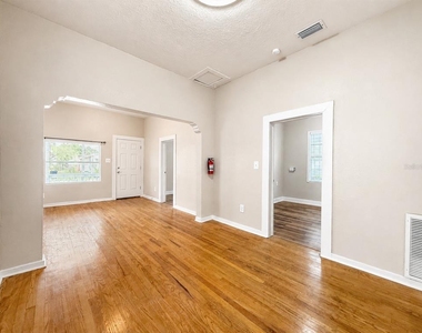 2124 W Chestnut Street - Photo Thumbnail 8