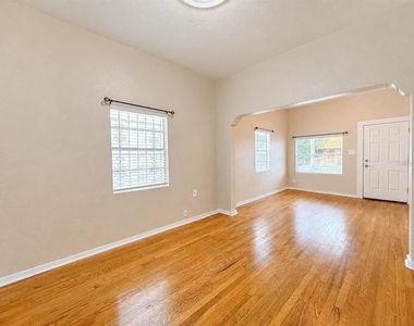 2124 W Chestnut Street - Photo Thumbnail 17