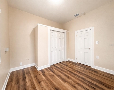 2124 W Chestnut Street - Photo Thumbnail 15