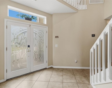 2226 Westbourne Drive - Photo Thumbnail 3
