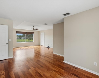 2226 Westbourne Drive - Photo Thumbnail 21