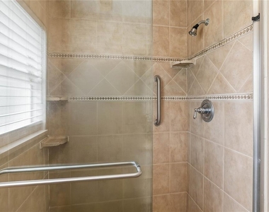 2226 Westbourne Drive - Photo Thumbnail 17