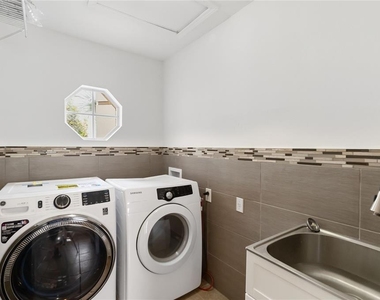 2226 Westbourne Drive - Photo Thumbnail 18
